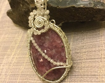 Lovely Lepidolite necklace, adorned with ravishing Rose Quartz :-)