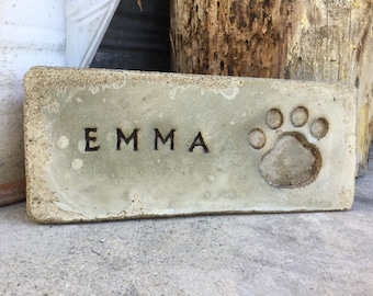 Personalized Pet Memorial Stone: Concrete Garden Marker with Paw Print