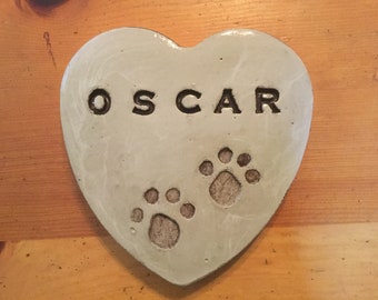 10 in. Concrete heart pet memorial/pet stepping stone/cat memorial garden stone