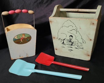 Rare Kids’ Wooden Sand Pail Metal Shovel Set Rich Toys Child's Vintage Summertime Collectibles