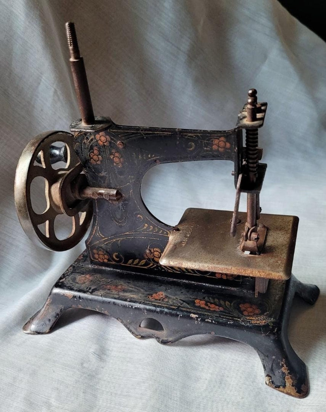 Vintage German Hand Crank Sewing Machine Childs Mini Toy Collectible