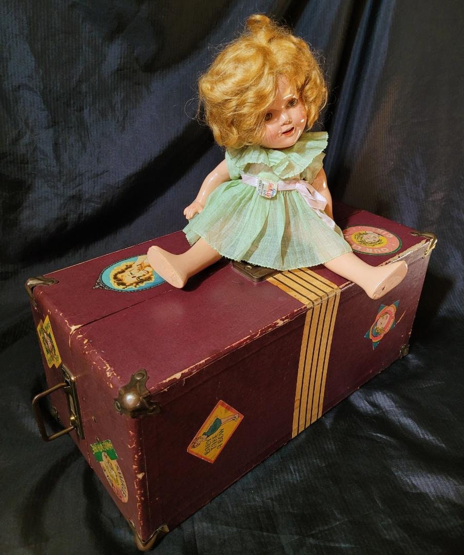 1930s Shirley Temple 13 Ideal Novelty Toy Original Travel Trunk