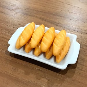 Miniature Bread on Ceramic Tray,Miniature Bakery,Miniature Sweet,Miniature Bread,Miniature Food,Dollhouse Food,Bread