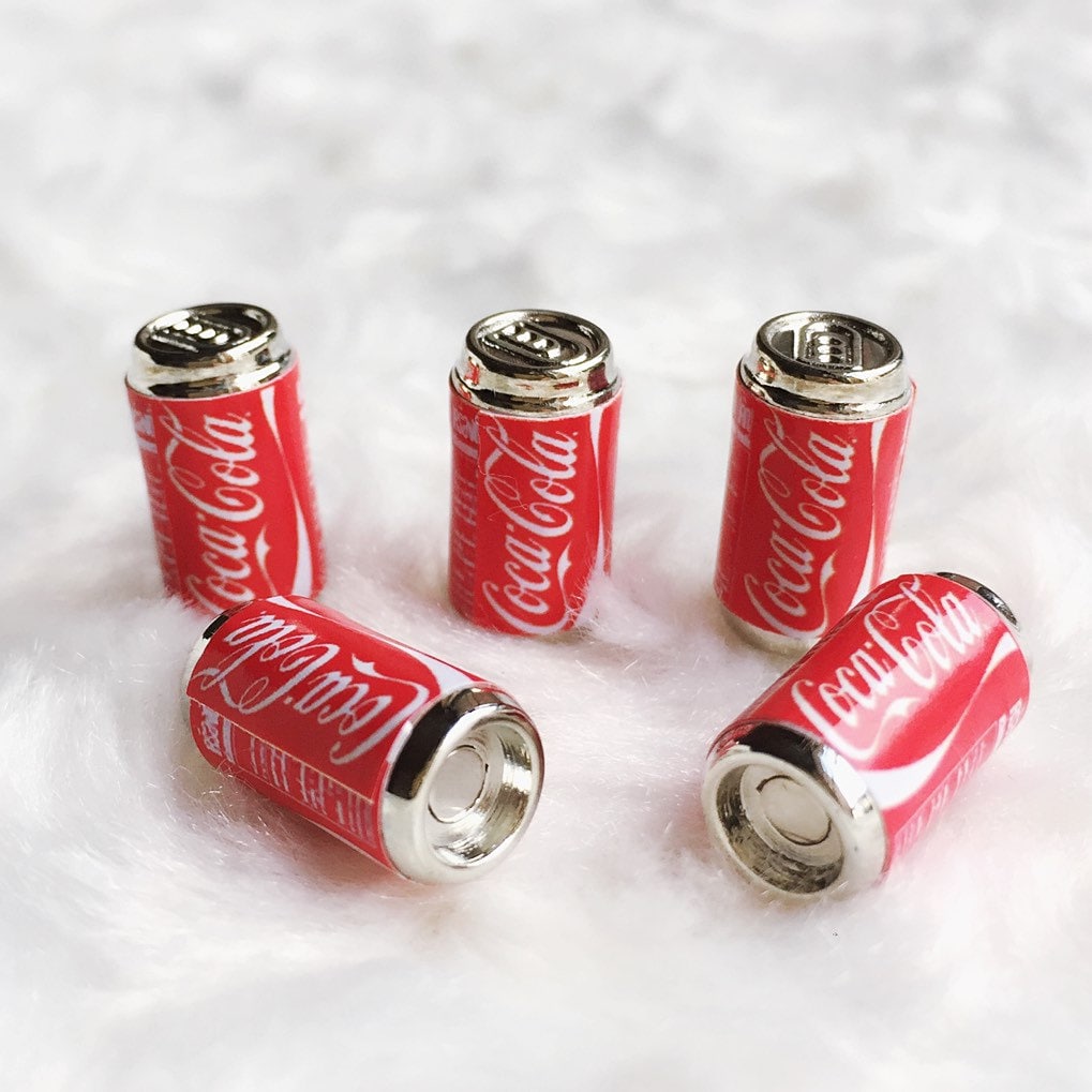 Vintage Trio von Coca-Cola-Dosen / große, mittlere, kleine Cola-Dosen /  große Coca-Cola-Glasflasche Zinn / Coke Erinnerungsstücke - .de