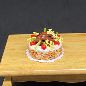 Miniature Cake,Miniature Chocolate Cakes,Dollhouse Bakery,Cookie Cakes,Miniature Cookie,Fake food,Dollhouse Cakes,Dollhouse decoration