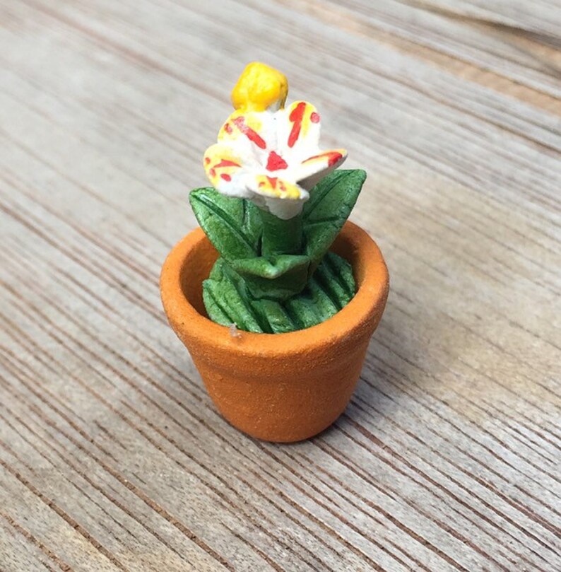 Miniature Flower Pot,Miniature Flower,Dollhouse Garden,Miniature Flower Vase,Dollhouse Flower,dollhouse flower pot,Flower image 1