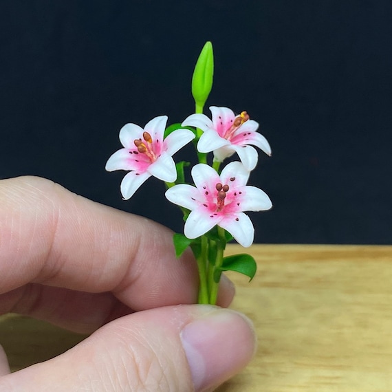 ミニチュアフラワー、ミニチュアホワイトユリ、ドールハウスフラワー