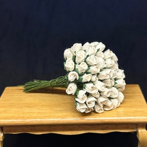 50 peças. 5 mm. Mini rosa de papel de amoreira, flor de papel em miniatura, mini flor de rosa, flor de papel de casa de bonecas, rosa em miniatura, papel de amoreira, artesanato faça você mesmo