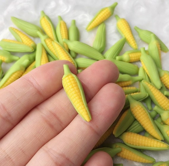 Dollhouse Miniature corn on the cob in 1:12 scale Polymer Clay