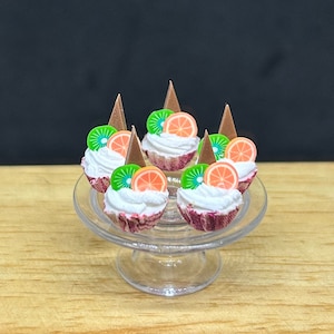 8 pcs.Miniature Fruit Cupcake,Miniature Cake,Miniature Bakery,Miniature Sweet,Dolls house cake,Dolls and miniature