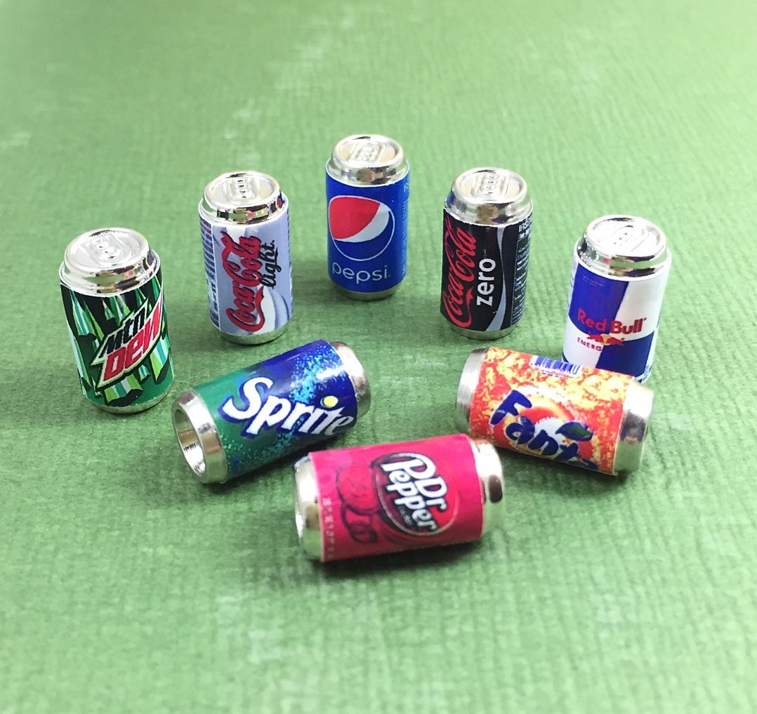 1zu12 Miniatur Korb mit Mini Cola Dosen