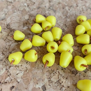 Miniature Yellow Apple,Miniature Fruit,Miniature Apple,Dollhouse Apple,Dollhouse Fruit,Miniature Handmade,Dollhouse Miniatures Apple