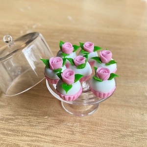 8 PcsMiniature Pink Rose Cupcake,Miniature cake,Miniature cupcake,miniature sweet,miniature bakery,Dollhouse,Dollhouse food,miniature food