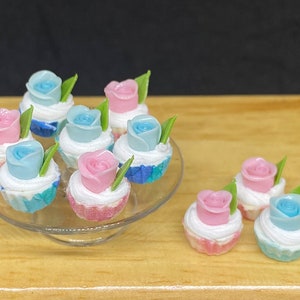 8 pcs.Mix Miniature Pink&Blue Rose Cupcake,Miniature Rose cakes,Miniature cupcakes,miniature sweets,miniature bakery,Dolls house