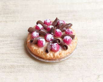 Miniature Strawberry and Chocolate Pie on Aluminum Tray,Dollhouse Pie,Miniature Pie,Miniature Raspberry Pie,Dollhouse Bakery,Mini Fake Food