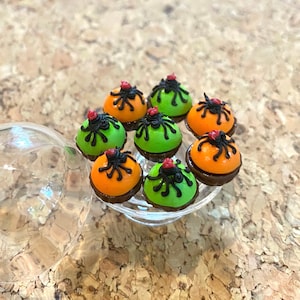 8 pcs.Miniature Cupcakes,Miniature Halloween Cupcakes,Miniature Sweets,Miniature Bakery,Miniature Spider,Halloween Cakes