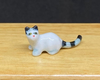 Miniatyrkatt, Miniatyrdjur, Liten katt, Kattunge, Dockor och miniatyrer, Dockhus, Katt, Handgjord, presentidéer, Miniatyrkattunge, Katt