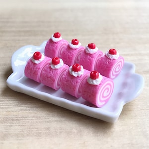 Miniature cake roll on ceramic tray,Miniature cakes,Miniature sweet,Miniature food,Dollhouse food,Dollhouse Strawberry