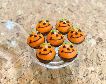 7 pcs.Miniature Cupcakes ,Miniature Halloween Cupcakes,Miniature Sweets,Miniature Bakery,Miniature Cakes,Halloween Cakes