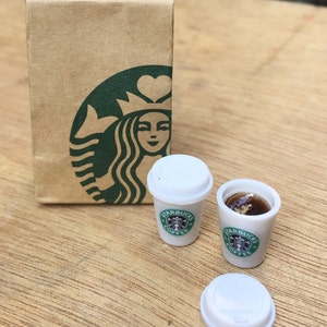 Sacchetto di carta Starbuck in miniatura e 2 pezzi di caffè Starbuck caldo, tazza da caffè in miniatura Starbucks, caffè in miniatura, casa delle bambole Starbucks, caffè