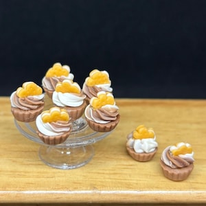 8 pcs.Miniature Chocolate Cookie Cakes, Miniature Cakes, Miniature Bakery, Miniature Sweets, Dollhouse cakes, miniature Chocolate