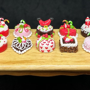 10pcs.Miniature Cake,Miniature Sweets,Miniature Bakery,Dollhouse Cake,Miniature Food,Dollhouse Sweet,Dollhouse Bakery,Miniature Cabochon