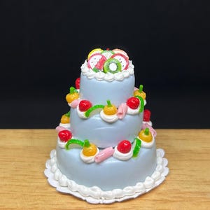 Miniatuur 3 lagen mix fruittaart, miniatuurtaarten, miniatuur fruittaarten, bruidstaarten, poppenhuistaarten, miniatuur mix fruit 3 lagen taarten