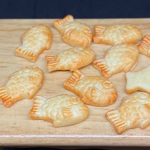10/20pcs.Miniature Taiyaki Bread,Miniature Japanese Style Bakery,Miniature Food,Dolls House Food,Miniature Sweets,Miniature Bread