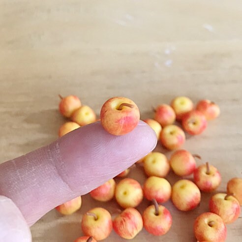 1/12 Mini Apfel Puppenhaus Miniatur Obst Zubehör 10 Stück 