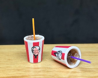 2oder5tlg.Miniatur Cola Tasse,Miniatur Cola,Puppen und Miniatur,Miniatur Getränke,Miniatur Getränk,Puppenhaus Essen,Miniatur Essen,Coke,Tasse