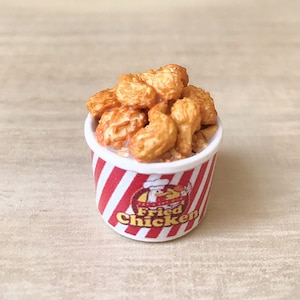 Miniature Fried Chicken in the bucket,Miniature Chicken,Miniature food,Dollhouse Fried Chicken,miniature bucket,Mini Chicken Wings