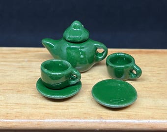 Miniatuurtheepot en 2 theekopsets, miniatuur keramische theekop met schoteltjes, miniatuurthee, poppenhuissnoepje, miniatuur theepot