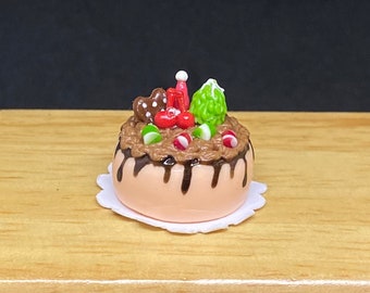Miniature Christmas Cake,Miniature Cakes ,Dollhouse Bakery,Christmas Cakes,Christmas Accessories,Handmade Cakes