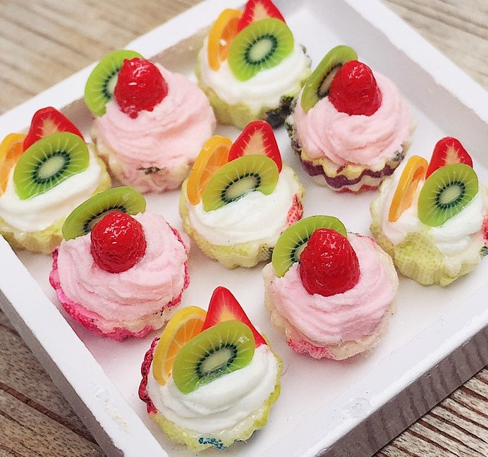 ガラス ドイツ ミニチュア ドールハウス ストロベリーパフェ スイーツ