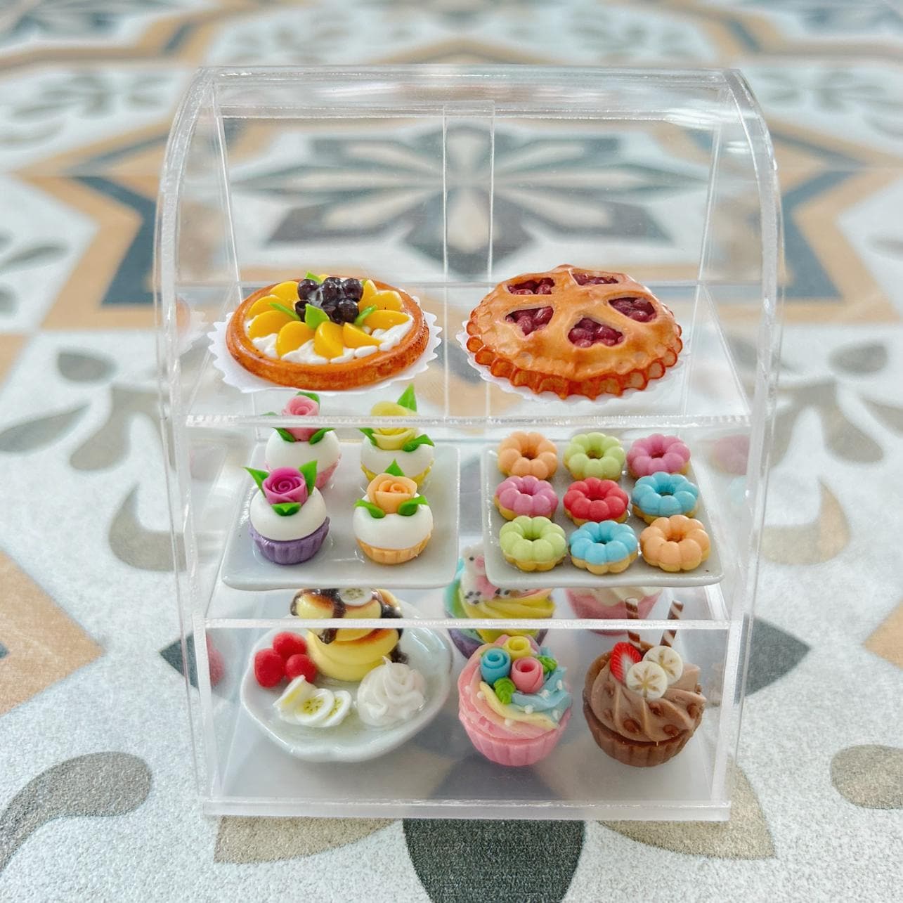 Miniature Cake Store Cabinet - Dollhouse Furniture For Bakery Display
