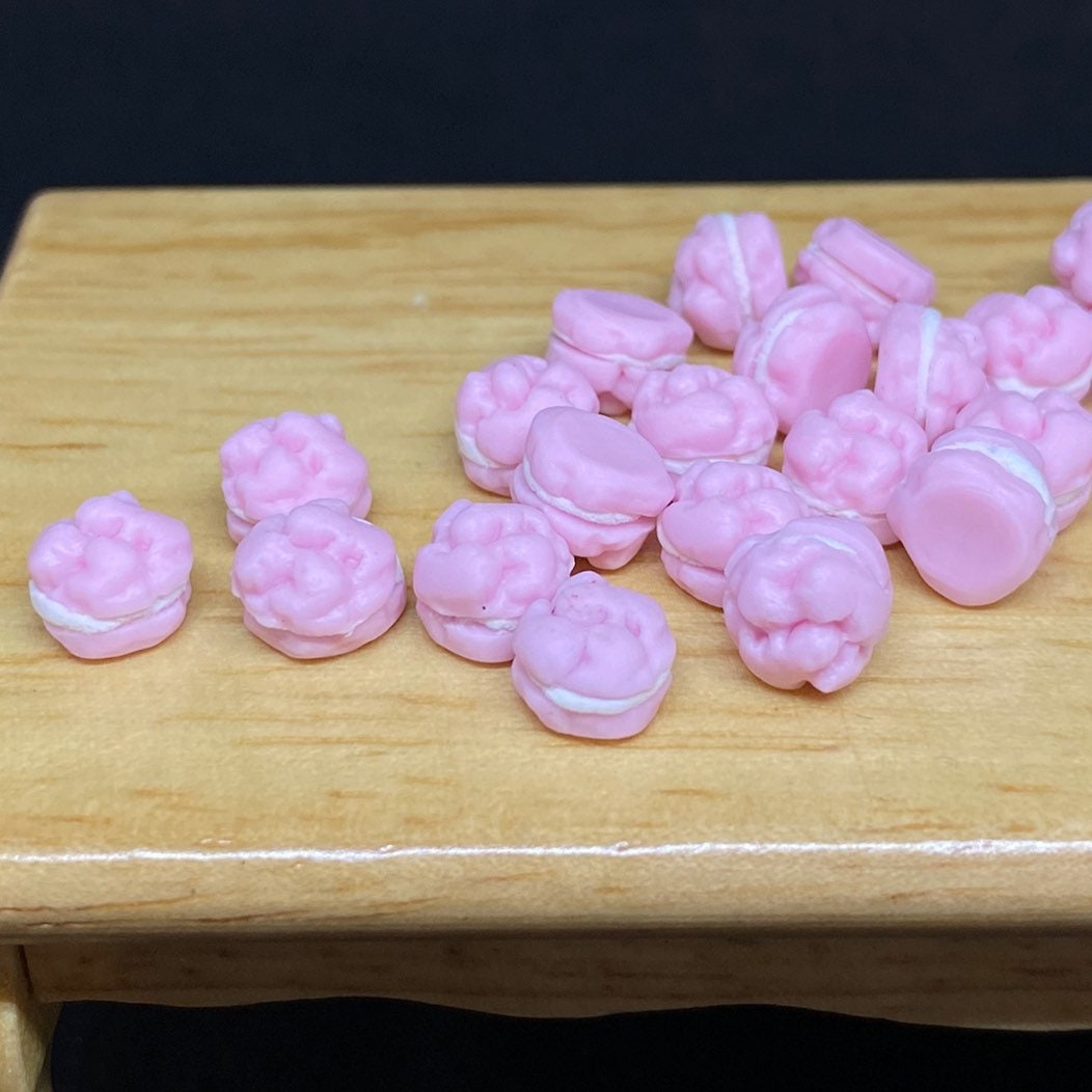 Miniature Strawberry Cream Puffs, Miniature Bakery, Miniature Puffss, Miniature Food, Dolls House Food, Miniature Jewelry, Miniature Sweets