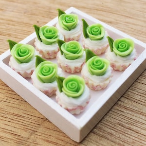 8 Pcs. Miniature Green Rose Cupcake,Miniature Rose cake,Miniature cupcakes,miniature sweet,miniature bakery,Dolls house,Dollhouse Rose