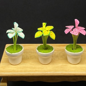Miniature Plant in Flower Pot,Miniature Leafs,Dollhouse Decoration,Miniature Flower Vase,Miniature Accessories,miniature Flower pot