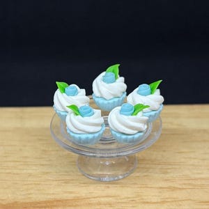 8 pcs.Miniature Blue Rose Cupcake,Miniature Rose cake,Miniature cupcakes,miniature sweet,miniature bakery,Dolls house,Dollhouse food