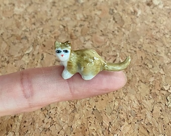 Miniatyrkatt, Miniatyrdjur, Liten katt, Kattunge, Dockor och miniatyrer, Dockhus, Katt, Handgjord, presentidéer, Miniatyrkattunge, Katt