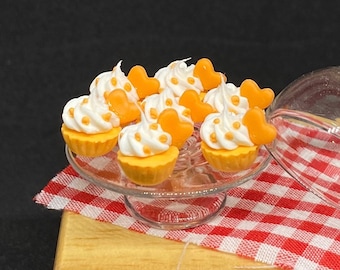 7  pcs. Miniature Orange Cupcakes, Miniature Cakes, Miniature Bakery, Dolls and miniature, Dollhouse Cakes, Dollhouse Cupcakes