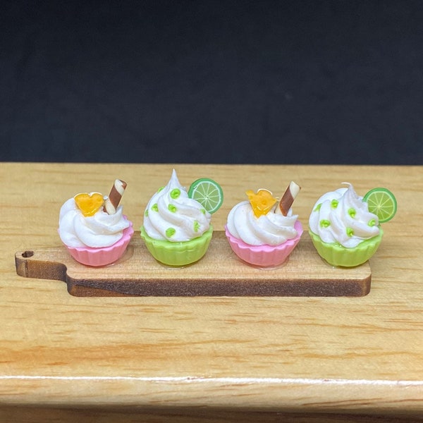 Miniature Cup Cake on wooden tray,Miniature Cakes,Miniature Sweet,Dollhouse Cake,Miniature Fruit Cakes,Miniature Fruit Cupcakes