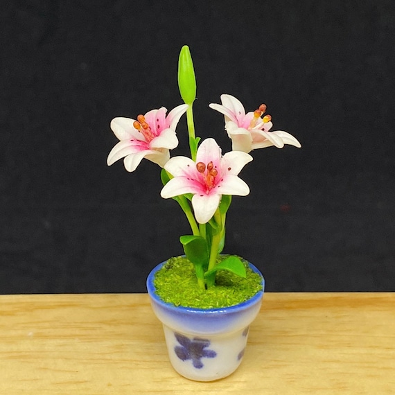 Melody Jane Dollhouse Miniature - Large White Flower In Clear Glass Vase (1:12 Scale)