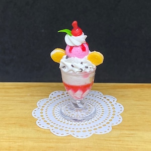 Miniature Strawberries Ice Cream, Miniature Sweet,Dollhouse Food,Miniature Ice,Ice cream,miniature fruit,Dollhouse Icecream,Fruit Ice cream