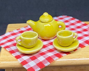 Miniatuurtheepot en 2 theekopsets, miniatuur keramische theekop met schoteltjes, miniatuurthee, poppenhuissnoepje, miniatuur theepot