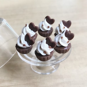 8 pcs. Miniature Chocolate Cakes, Miniature Cake, Miniature Bakery, Miniature Cupcakes, Dollhouse cakes, miniature Heart, Chocolate
