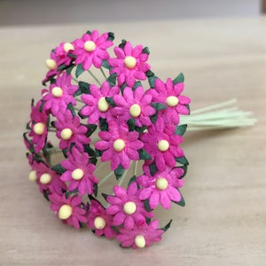 10 mm.100pcs.Marguerite miniature en papier de mûrier,Fleur miniature en papier,Fleur en papier de mûrier,Fleur en papier pour maison de poupée,Marguerite miniature,DIY
