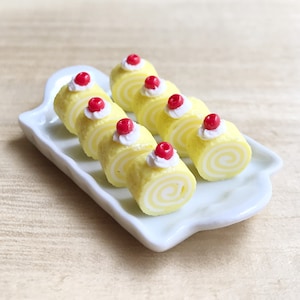 Miniature cake roll on ceramic tray,Miniature cakes,Miniature sweet,Miniature food,Dollhouse food,Dollhouse cakes