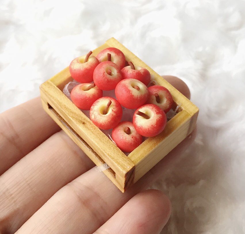 10 Pieces 1:12 Scale Dollhouse Miniature Food Accessory Fruit Mini Apples