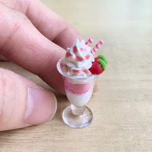 1:12 Scale Strawberry Ice Cream Sundae Tumdee Dolls House Dessert Accessory I17 